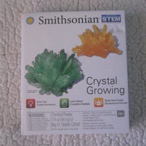 Smithsonian Crystal Growing Kit